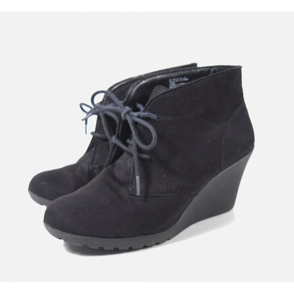 White Mountain Irma Black Faux Suede Wedge Lace Up Bootie Ankle Boots Sz 10 - Picture 1 of 4